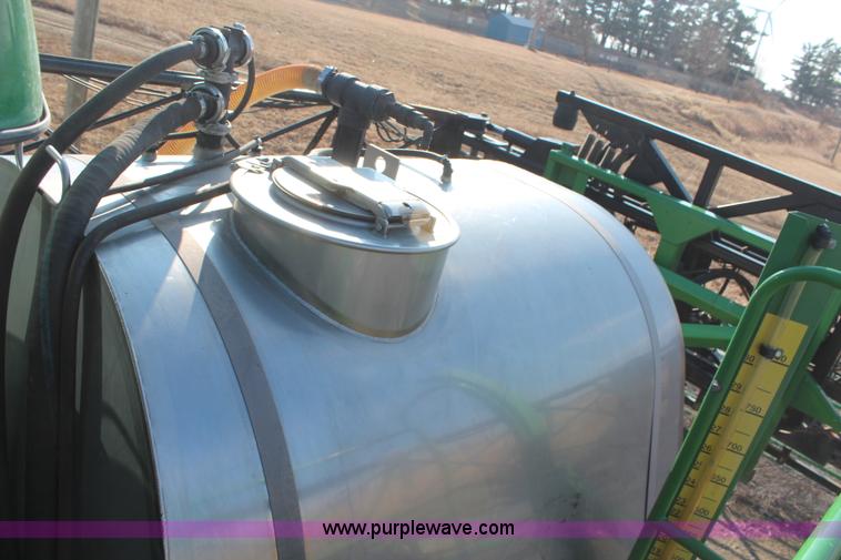 image for item H1426 2006 John Deere 4720 self-propelled sprayer