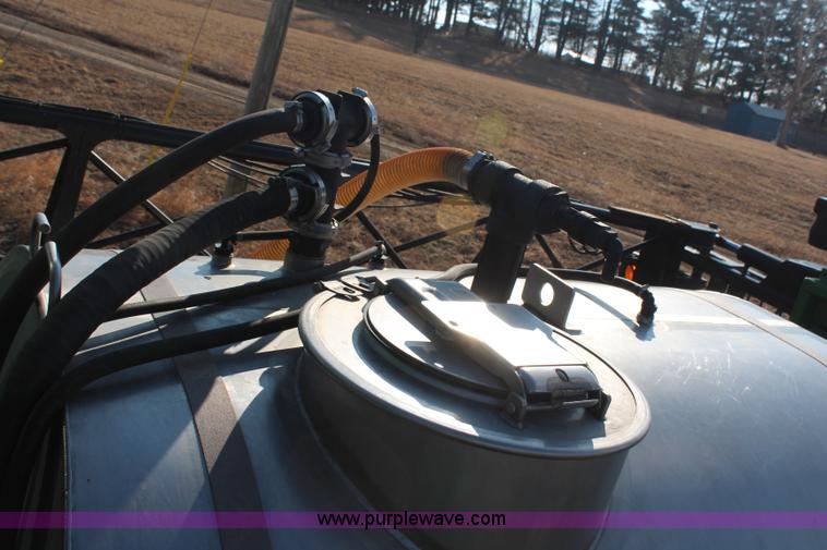 image for item H1426 2006 John Deere 4720 self-propelled sprayer