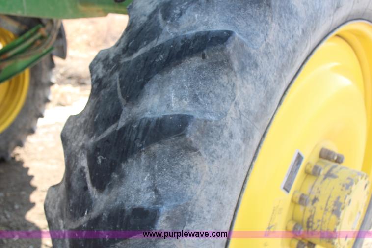 image for item H1426 2006 John Deere 4720 self-propelled sprayer