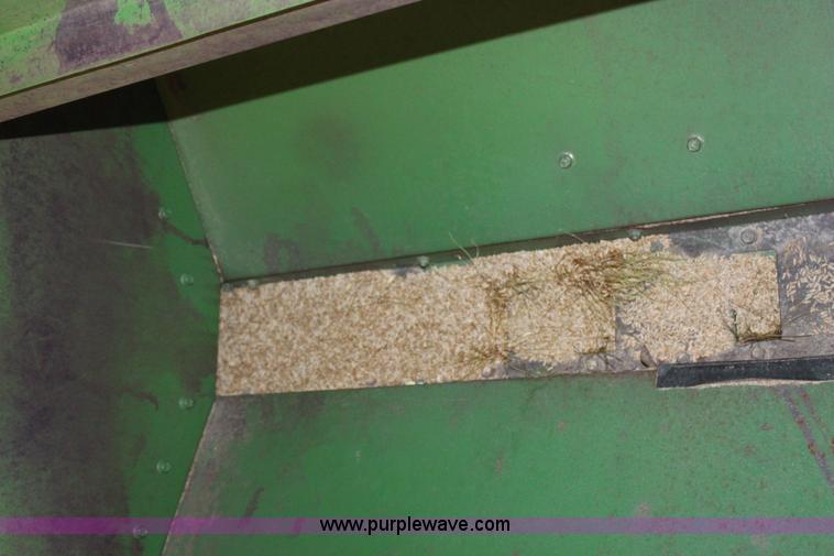 image for item H1443 John Deere 750 no-till drill