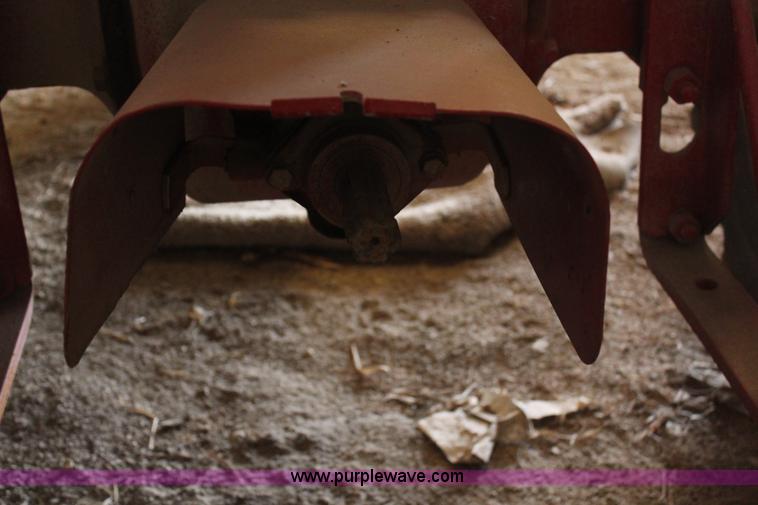 image for item H1477 1945 International Farmall H tractor