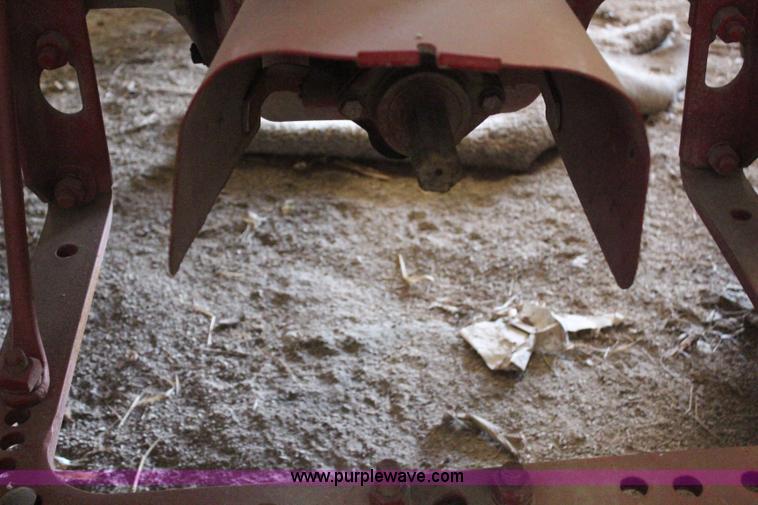 image for item H1477 1945 International Farmall H tractor