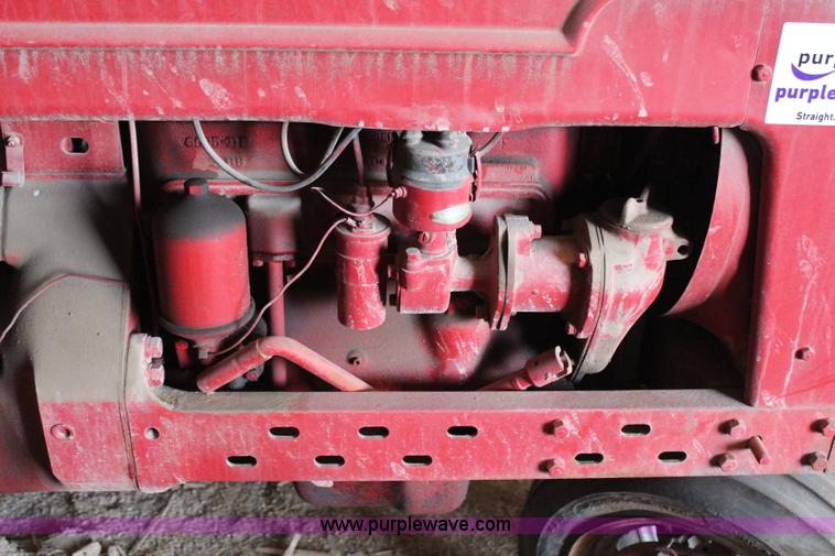 image for item H1477 1945 International Farmall H tractor
