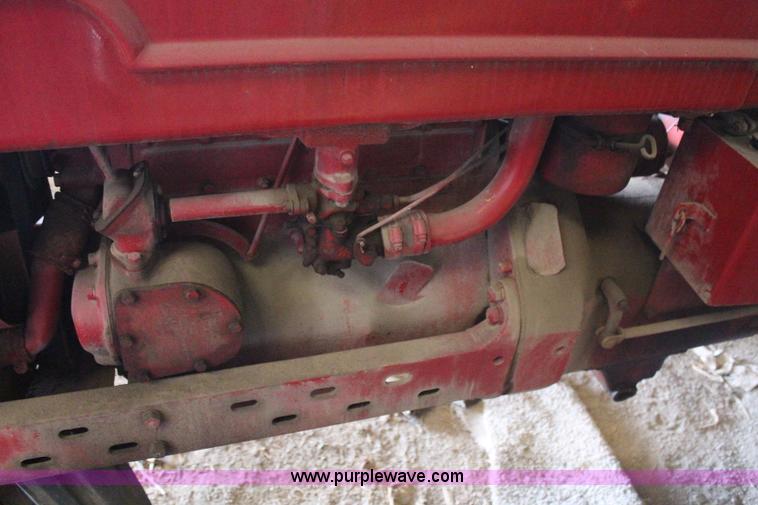 image for item H1477 1945 International Farmall H tractor