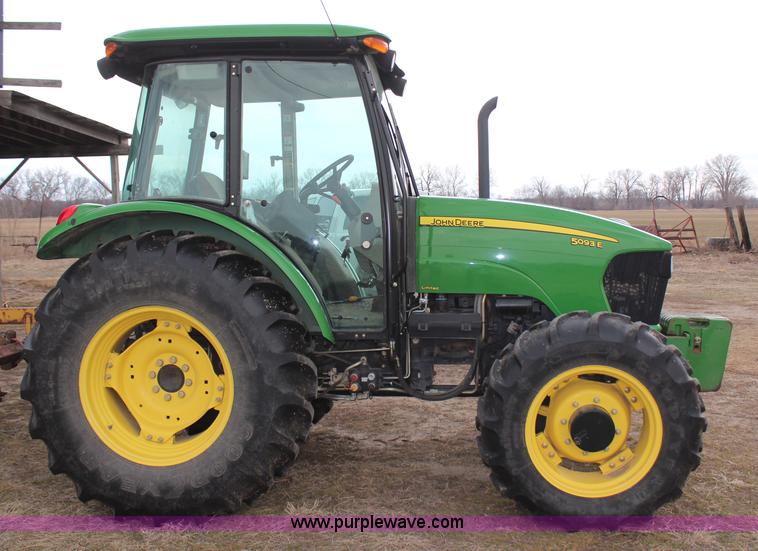 image for item H1480 2010 John Deere 5093E MFWD tractor