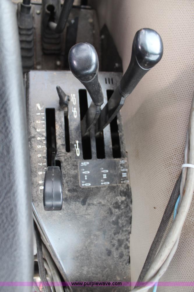 image for item H1480 2010 John Deere 5093E MFWD tractor