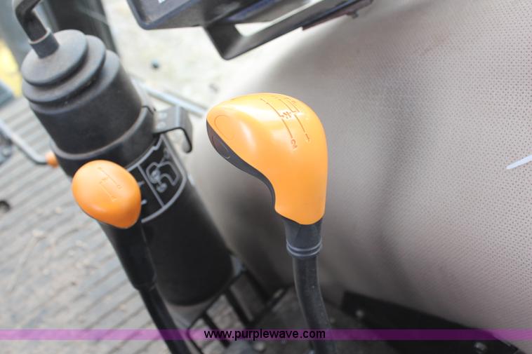 image for item H1480 2010 John Deere 5093E MFWD tractor