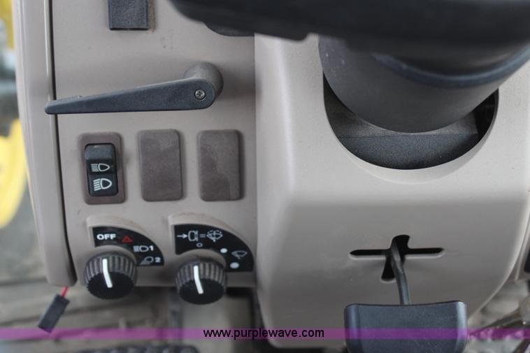 image for item H1480 2010 John Deere 5093E MFWD tractor