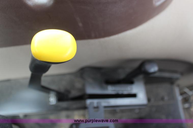 image for item H1480 2010 John Deere 5093E MFWD tractor