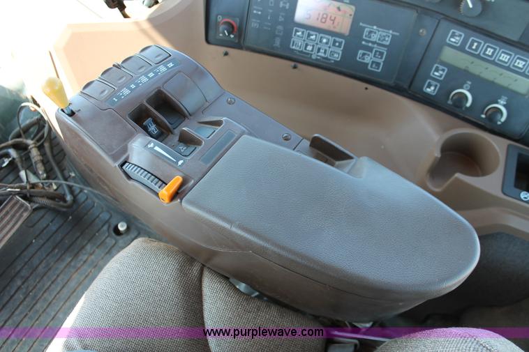 image for item H5748 2003 John Deere 9420 4WD tractor