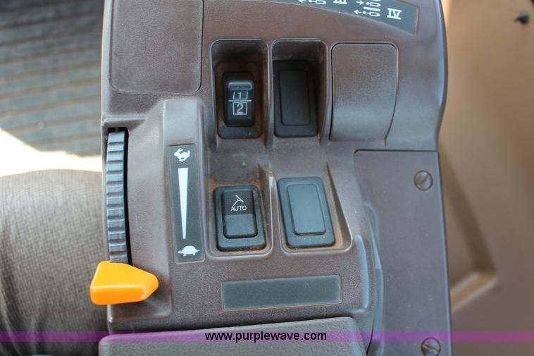 image for item H5748 2003 John Deere 9420 4WD tractor