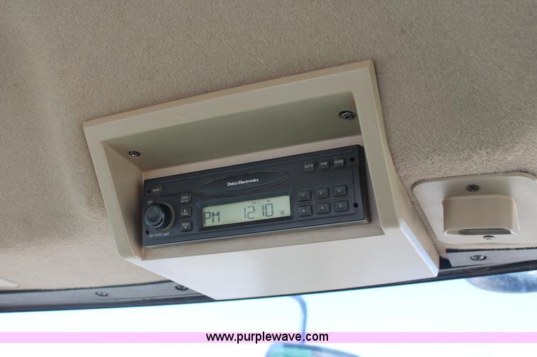 image for item H5748 2003 John Deere 9420 4WD tractor