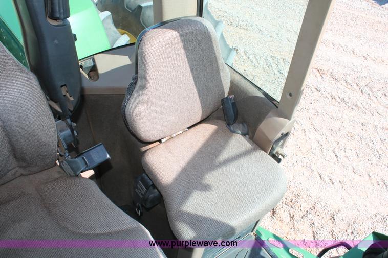 image for item H5748 2003 John Deere 9420 4WD tractor