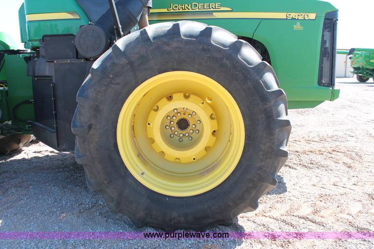 image for item H5748 2003 John Deere 9420 4WD tractor