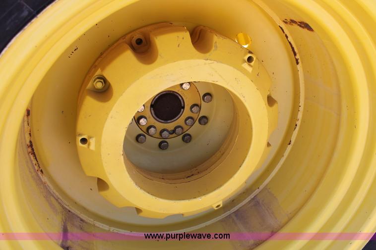 image for item H5748 2003 John Deere 9420 4WD tractor