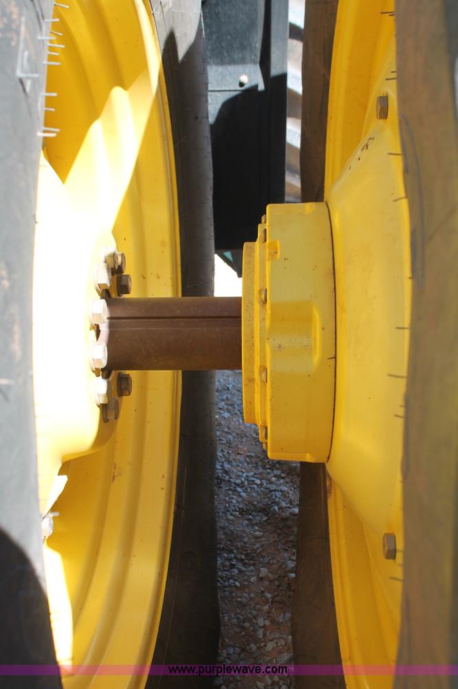 image for item H5748 2003 John Deere 9420 4WD tractor