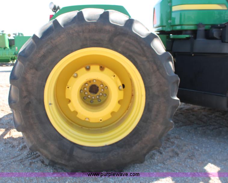 image for item H5748 2003 John Deere 9420 4WD tractor