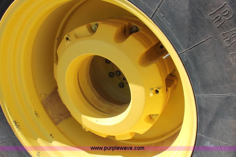 image for item H5748 2003 John Deere 9420 4WD tractor