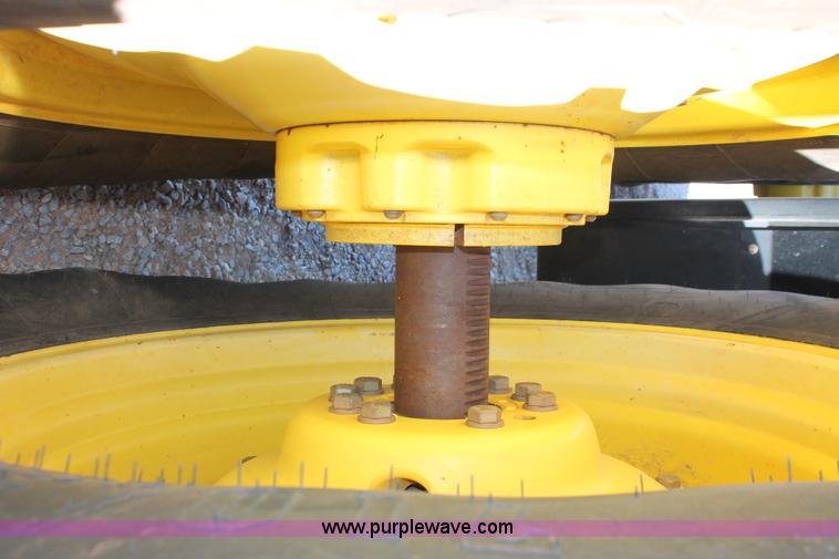 image for item H5748 2003 John Deere 9420 4WD tractor