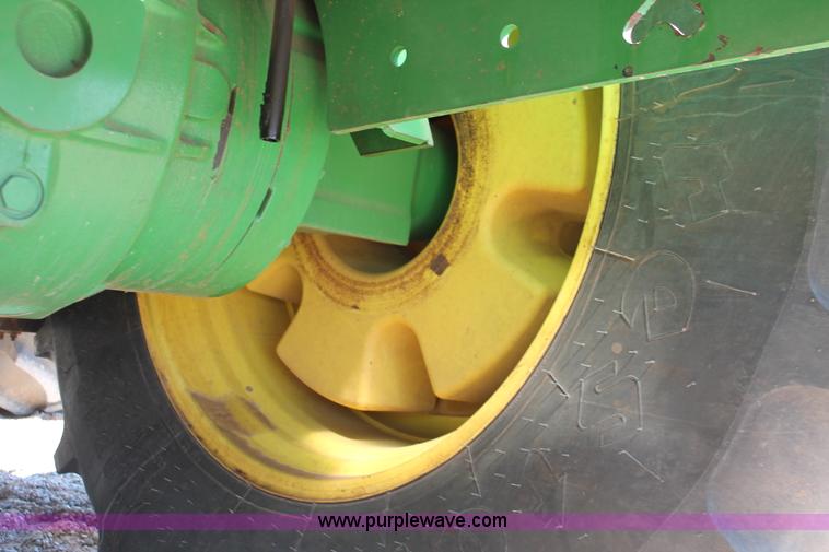 image for item H5748 2003 John Deere 9420 4WD tractor