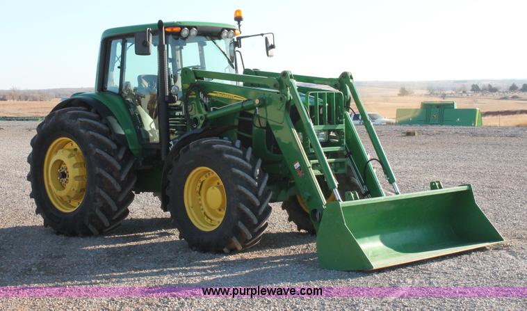 image for item H5750 2010 John Deere 7230 Premium MFWD tractor