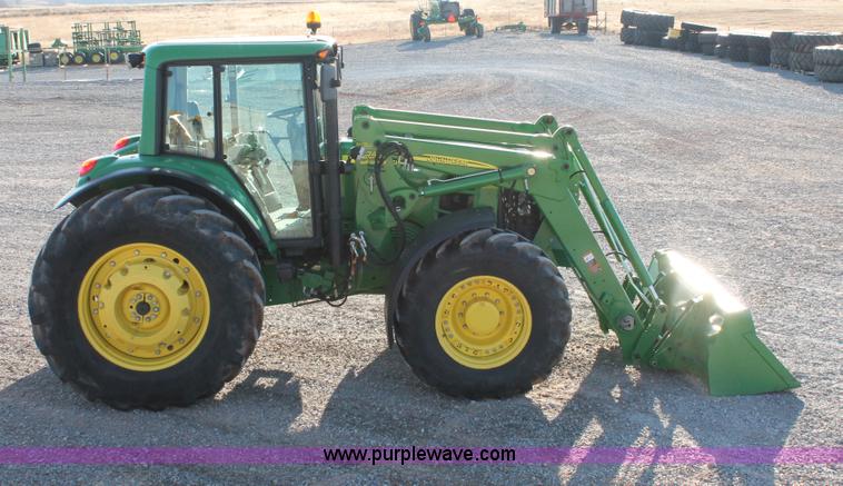 image for item H5750 2010 John Deere 7230 Premium MFWD tractor