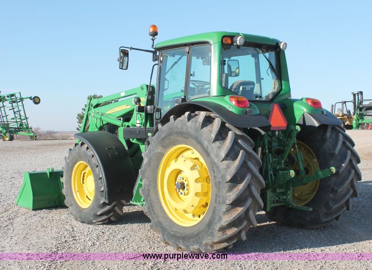 image for item H5750 2010 John Deere 7230 Premium MFWD tractor