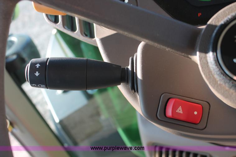 image for item H5750 2010 John Deere 7230 Premium MFWD tractor