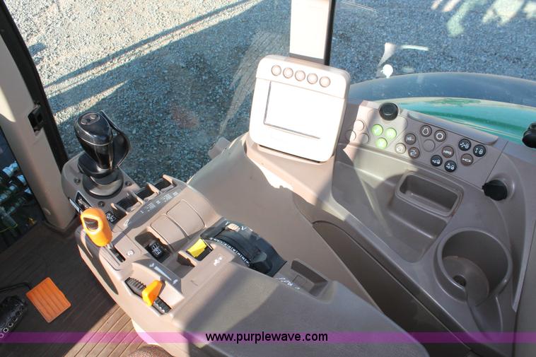 image for item H5750 2010 John Deere 7230 Premium MFWD tractor