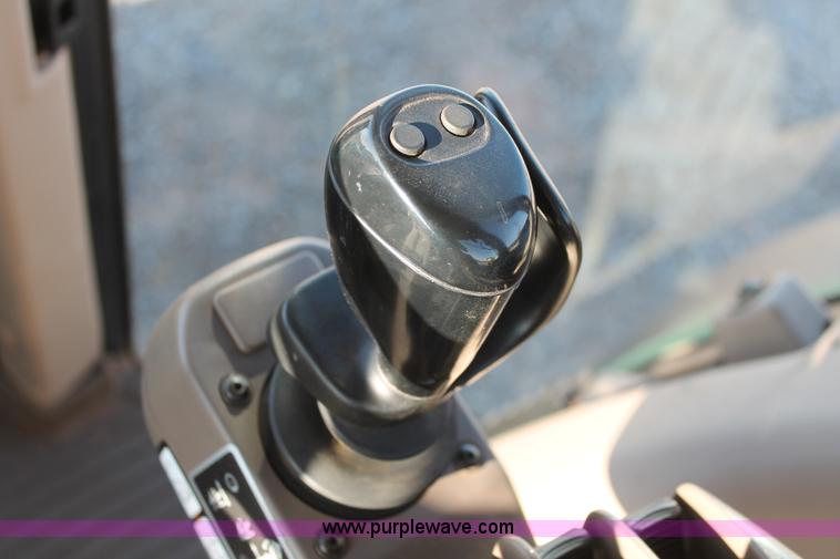 image for item H5750 2010 John Deere 7230 Premium MFWD tractor