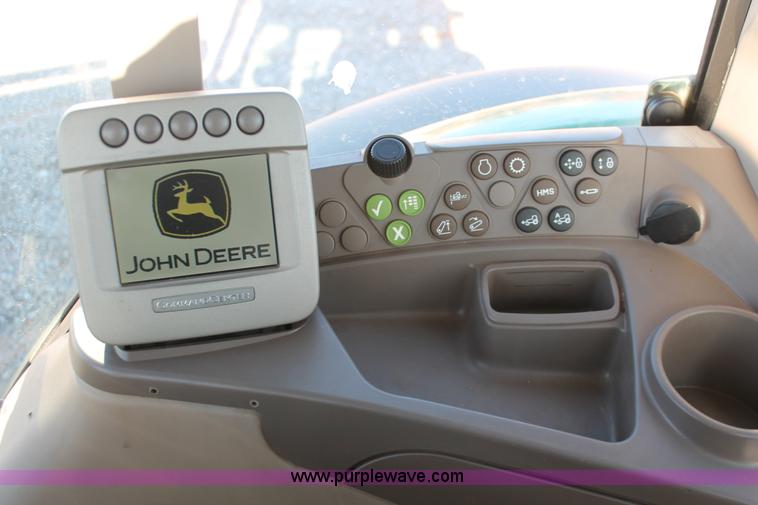 image for item H5750 2010 John Deere 7230 Premium MFWD tractor