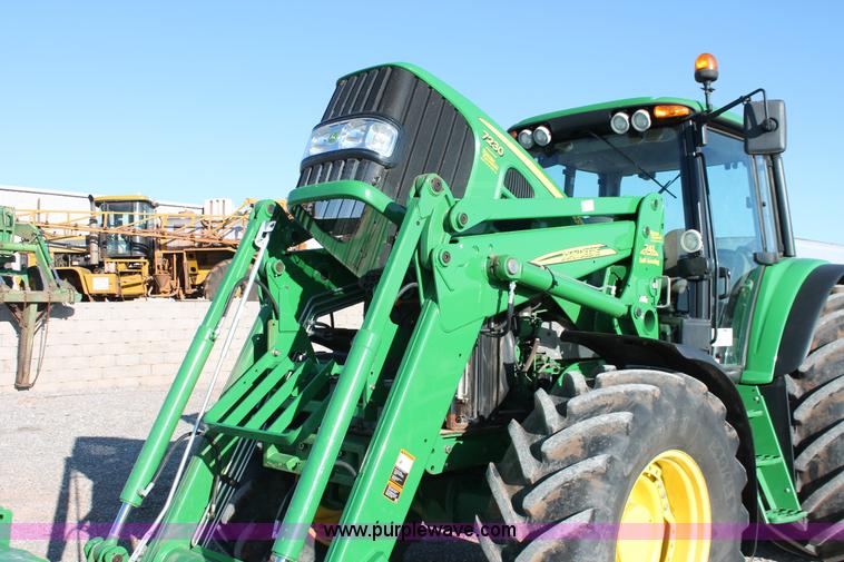 image for item H5750 2010 John Deere 7230 Premium MFWD tractor