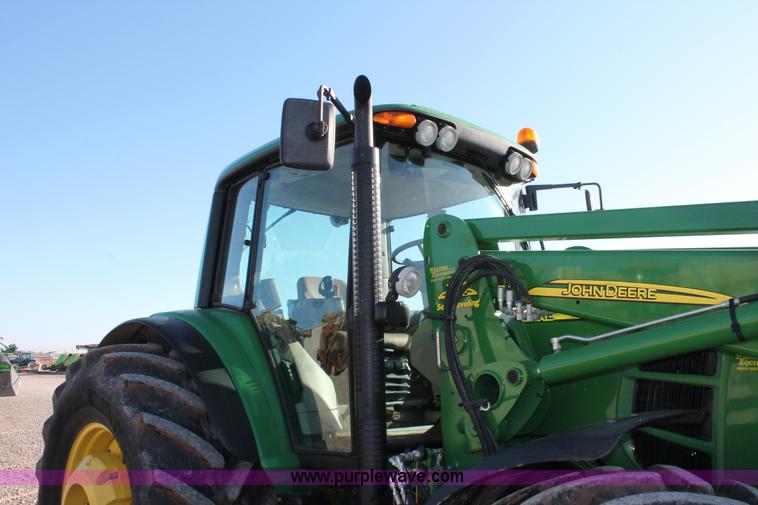 image for item H5750 2010 John Deere 7230 Premium MFWD tractor