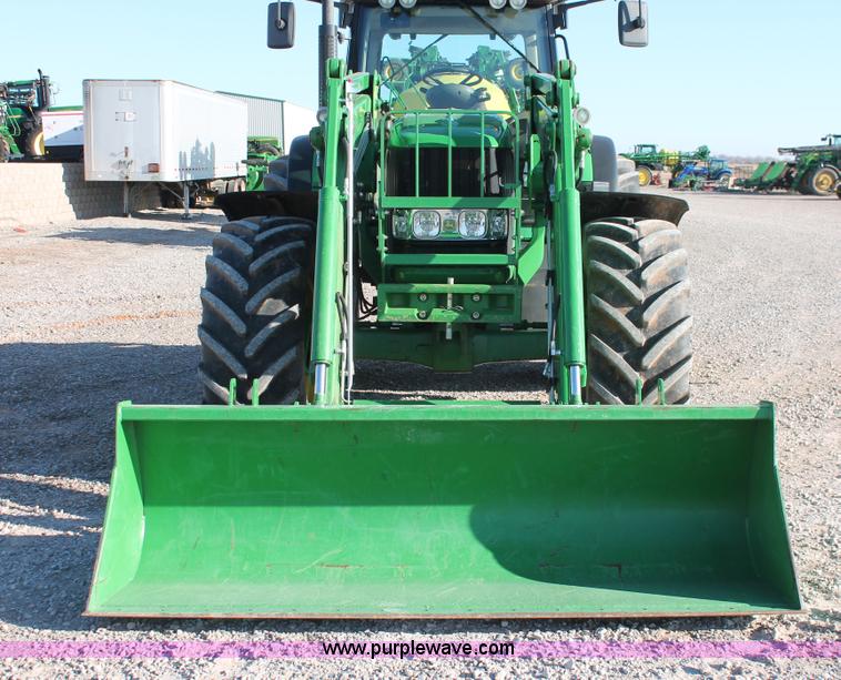 image for item H5750 2010 John Deere 7230 Premium MFWD tractor
