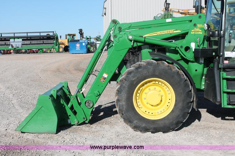 image for item H5750 2010 John Deere 7230 Premium MFWD tractor