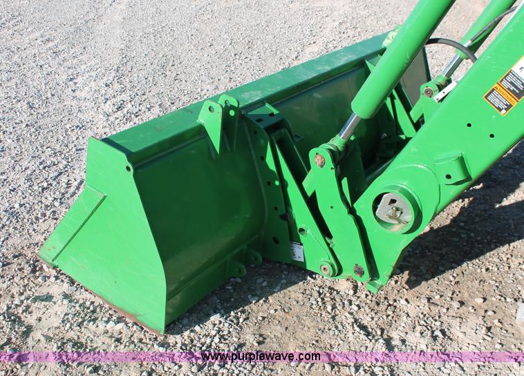 image for item H5750 2010 John Deere 7230 Premium MFWD tractor