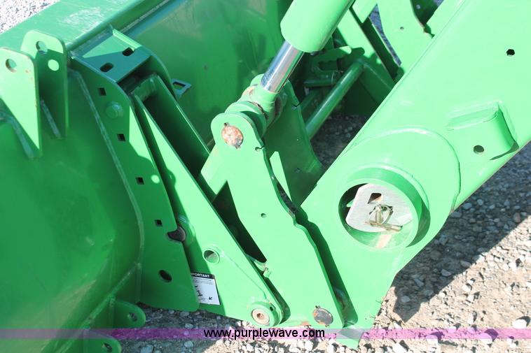 image for item H5750 2010 John Deere 7230 Premium MFWD tractor