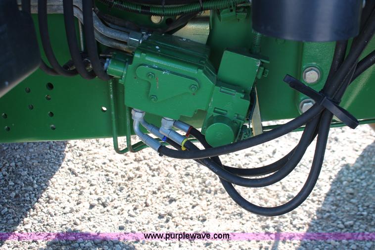 image for item H5750 2010 John Deere 7230 Premium MFWD tractor