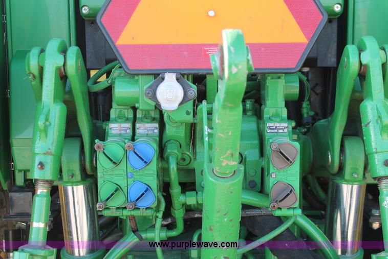 image for item H5750 2010 John Deere 7230 Premium MFWD tractor