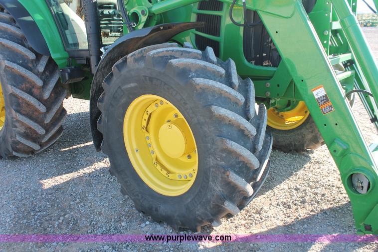 image for item H5750 2010 John Deere 7230 Premium MFWD tractor
