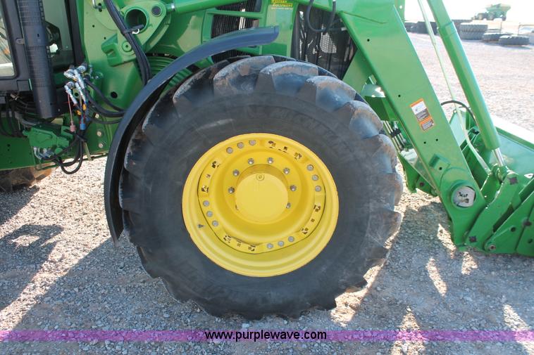 image for item H5750 2010 John Deere 7230 Premium MFWD tractor
