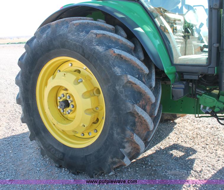 image for item H5750 2010 John Deere 7230 Premium MFWD tractor