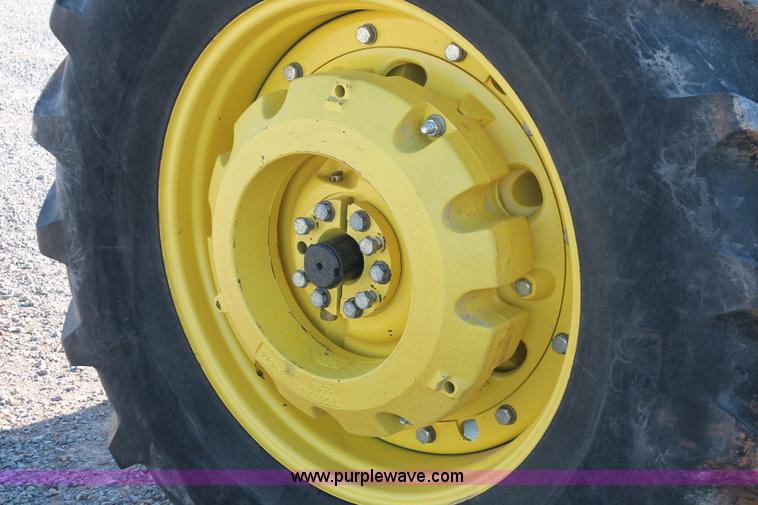 image for item H5750 2010 John Deere 7230 Premium MFWD tractor