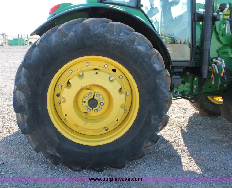 image for item H5750 2010 John Deere 7230 Premium MFWD tractor