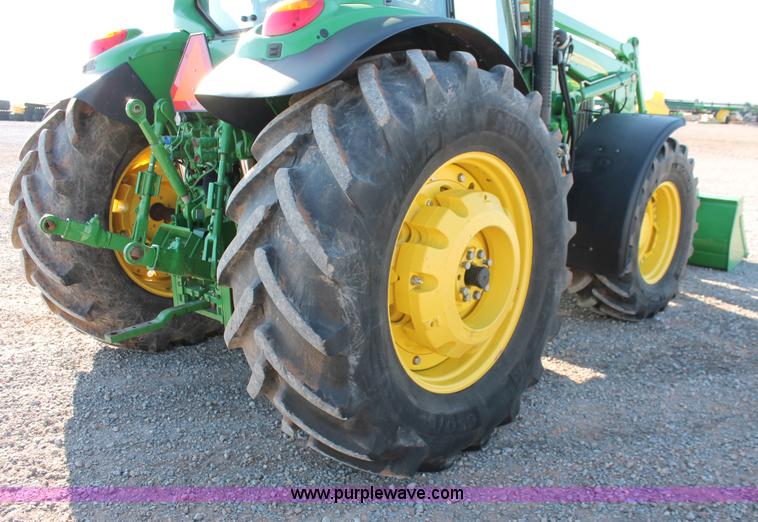 image for item H5750 2010 John Deere 7230 Premium MFWD tractor