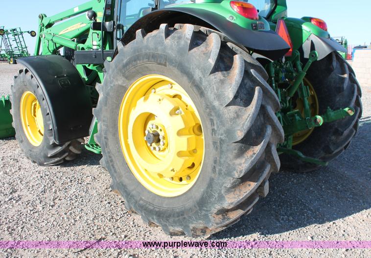 image for item H5750 2010 John Deere 7230 Premium MFWD tractor