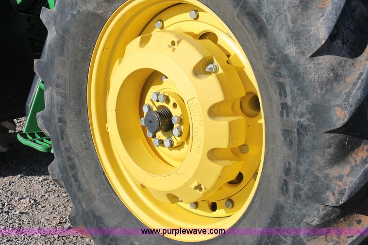 image for item H5750 2010 John Deere 7230 Premium MFWD tractor