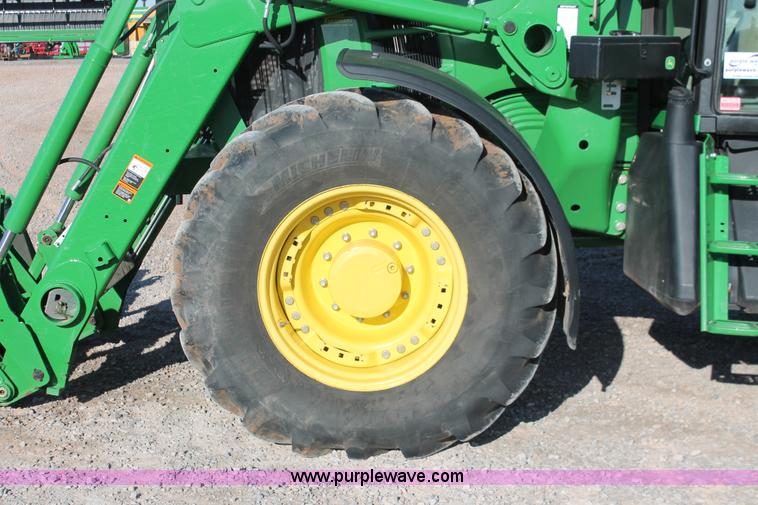 image for item H5750 2010 John Deere 7230 Premium MFWD tractor