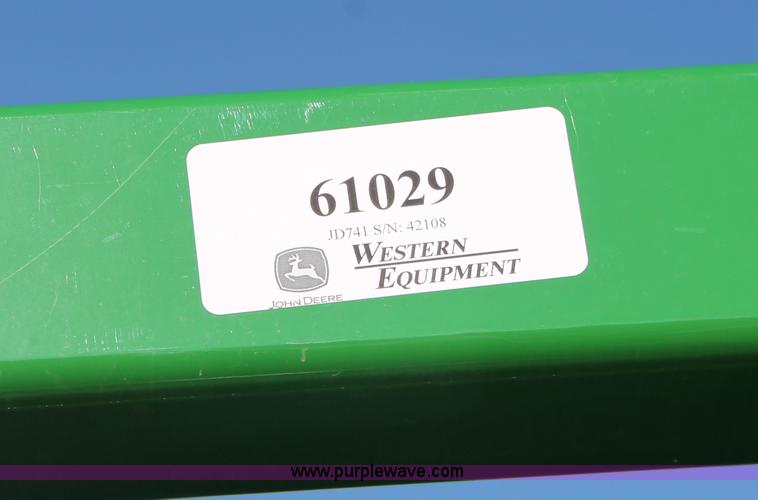 image for item H5750 2010 John Deere 7230 Premium MFWD tractor