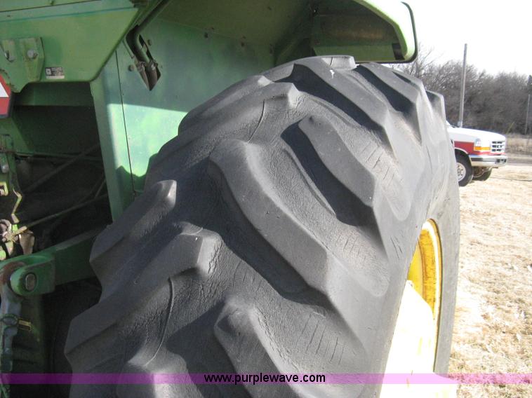 image for item I5607 1976 John Deere 4630 tractor